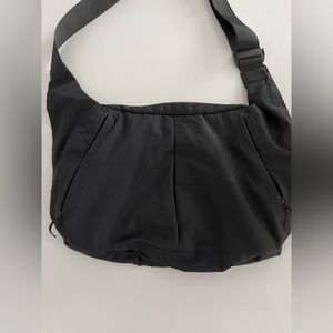 Lululemon Crossbody Hobo Bag/Purse - Lots of great Compartments and not bulky